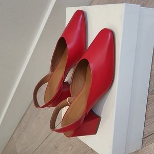NEW IN BOX by FAR heels 37